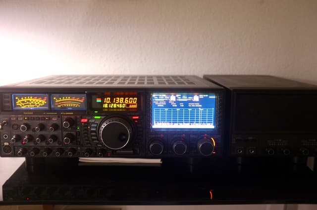 Yaesu FTDX-9000D PEP + Yaesu SP-9000