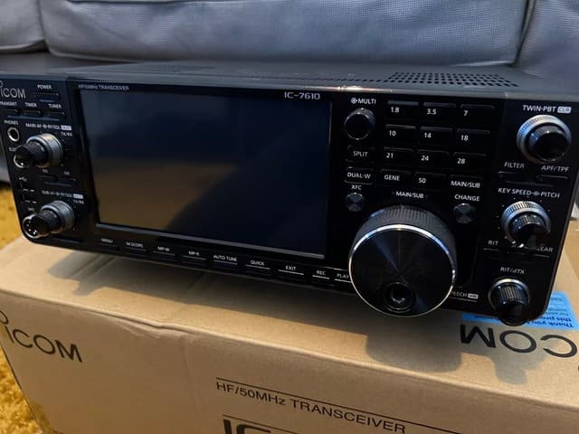 ICOM IC-7610 HF/50mhz Transceiver
