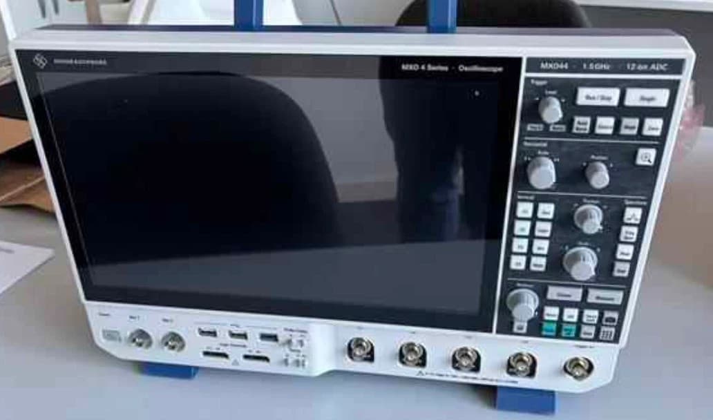 Rohde & Schwarz MXO 44, 4 channel, 1,5 GHZ